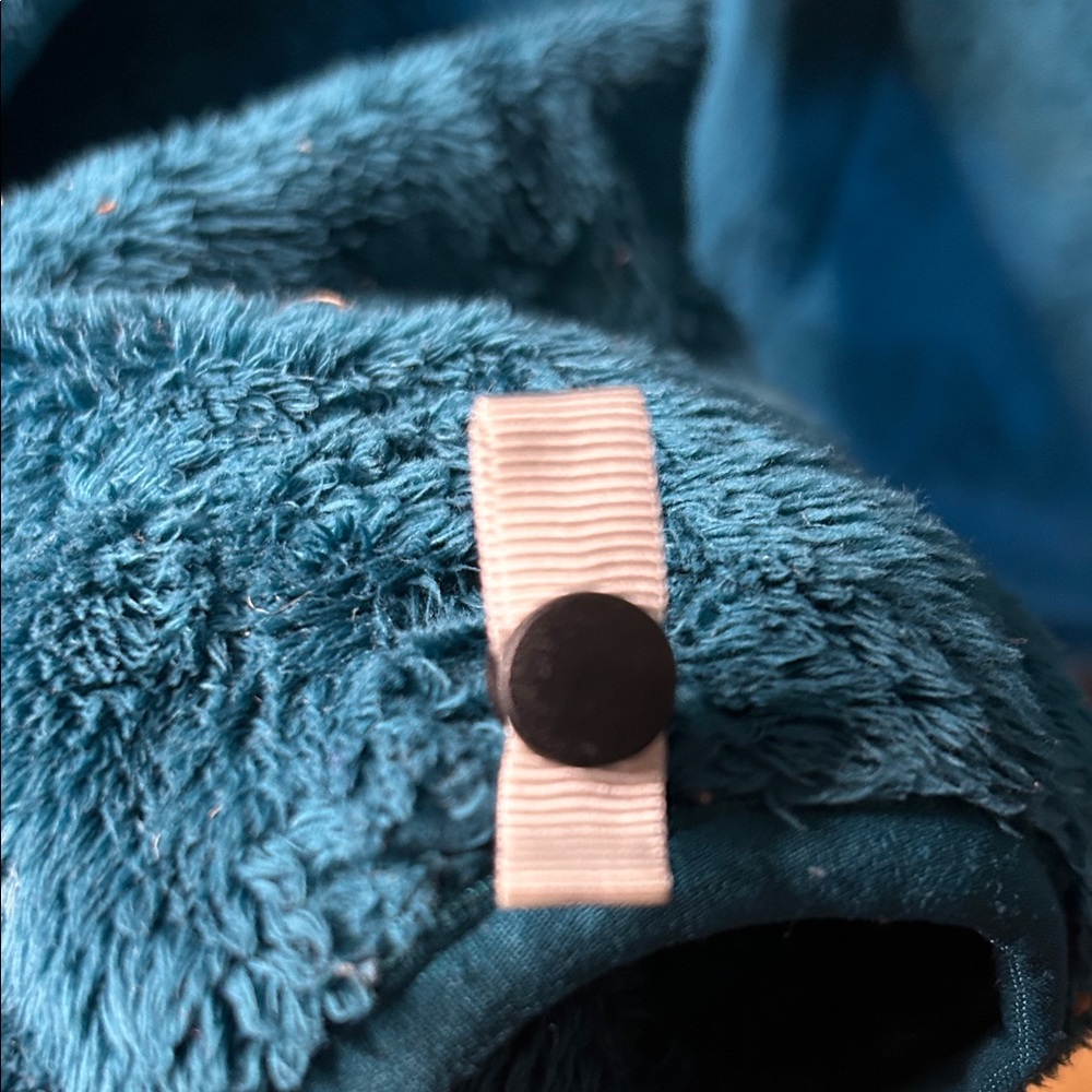 The North Face Women's Turquoise Teddy Jacket - Picture 8 of 10